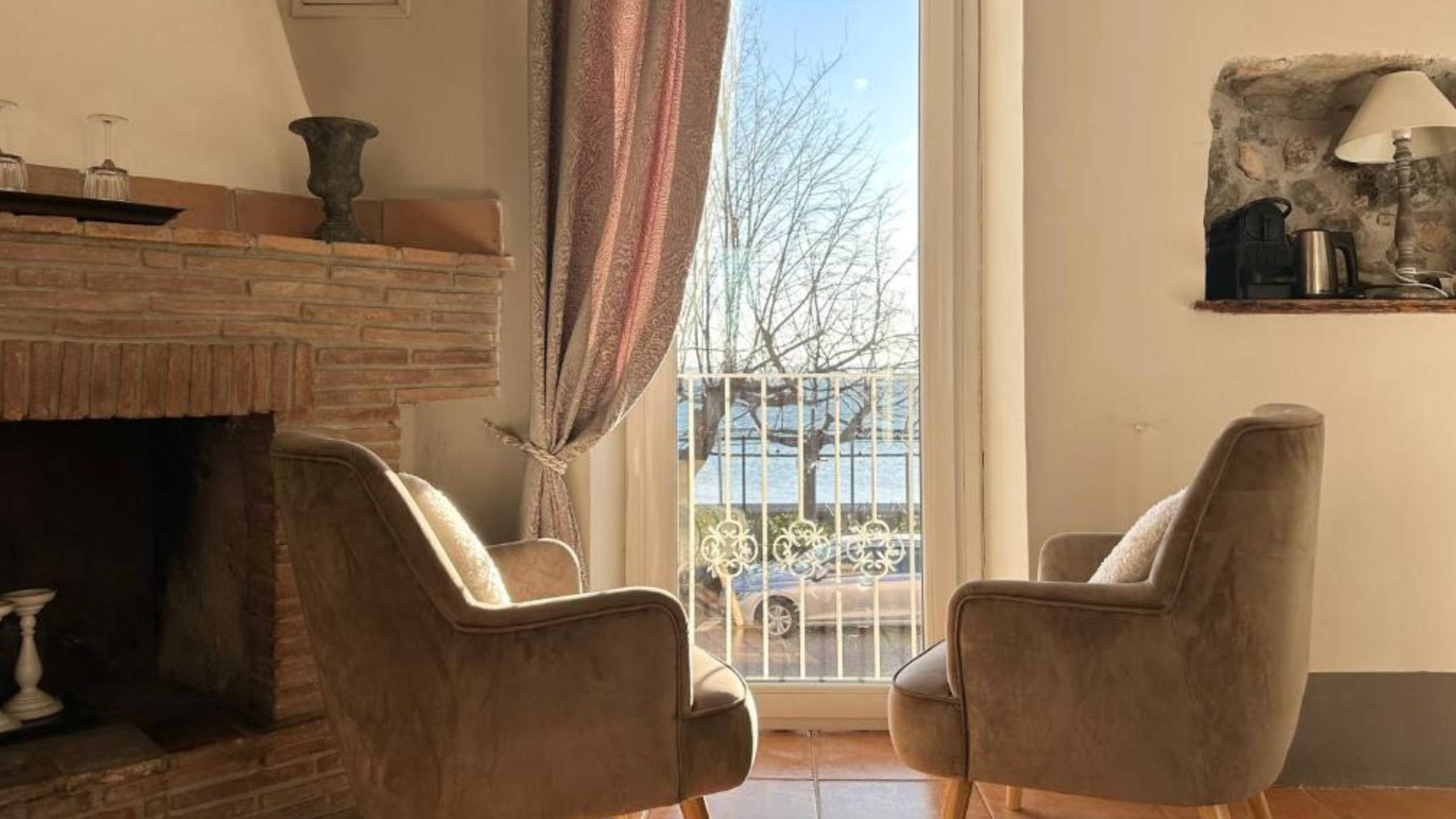 Hotel-Diffuso-Borgo-Vista-Lago-Trevignano-Roma-camera-balcone-47-orizzontale Hotel-Diffuso-Borgo-Vista-Lago-Trevignano-Roma-camera-balcone-47-orizzontale
