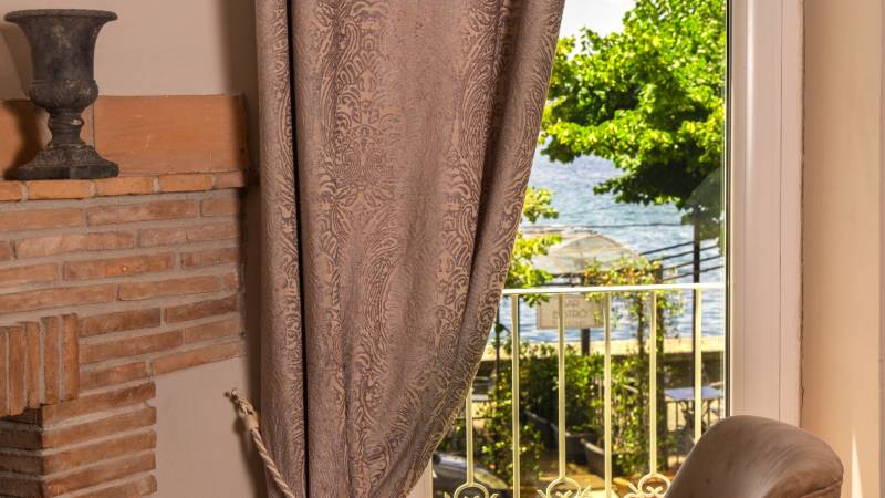 Hotel-Diffuso-Borgo-Vista-Lago-Trevignano-Roma-camera-matrimoniale-vista-lago-4175 Hotel-Diffuso-Borgo-Vista-Lago-Trevignano-Roma-camera-matrimoniale-vista-lago-4175